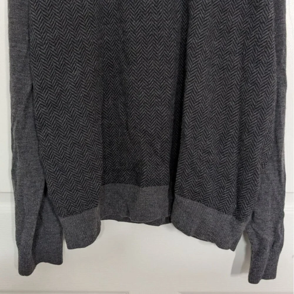 Banana Republic Merino Wool Herringbone Sweater Mens Size XXL Gray Knit V Neck